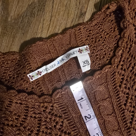 Chelsea & Violet Rust Ruffled‎ Sweater - Picture 4 of 4